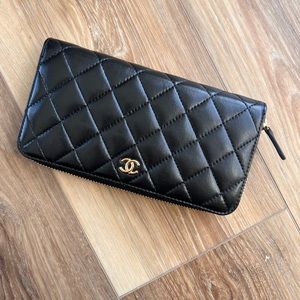 Chanel quilted wallet